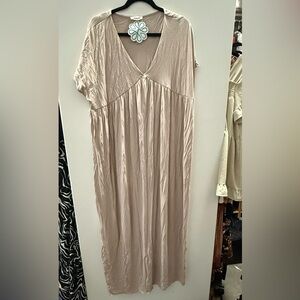 FINAL PRICE - NWT beige boutique maxi dress🌼